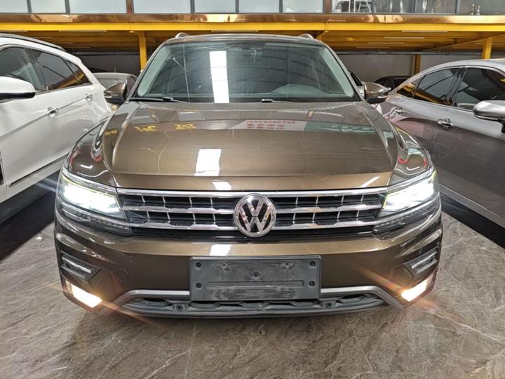 Tiguan L 2017 380TSI AT AWD Flagship photo 2