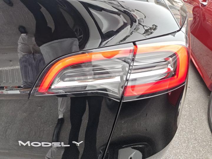 Model Y 2022 Facelift RWD photo 7