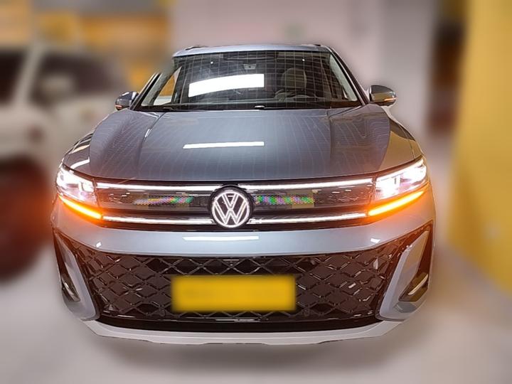 2026 450TSI AWD Flagship 6-Seater photo 2