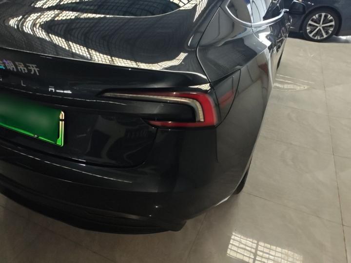 Model 3 2023 RWD photo 7