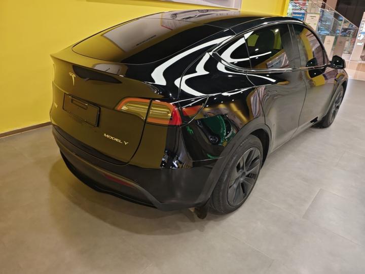Model Y 2023 RWD photo 4