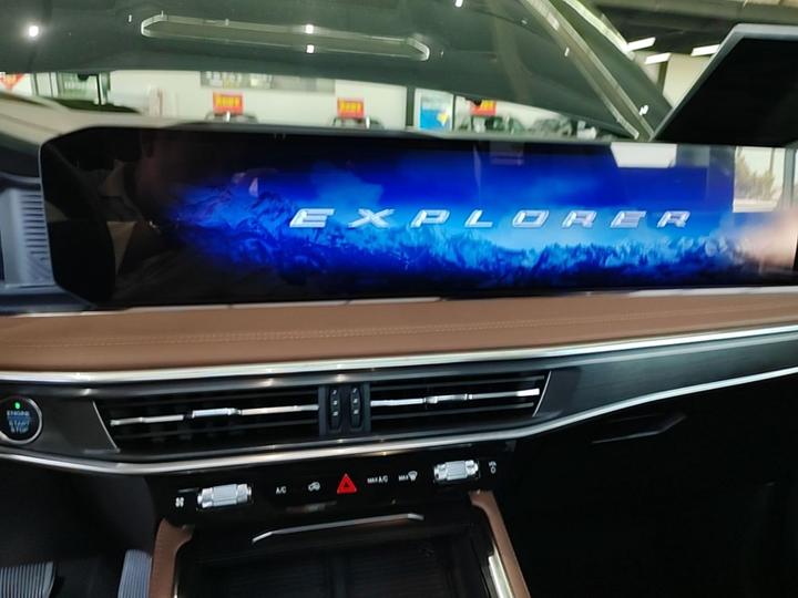 Explorer 2023 EcoBoost 285 AWD plus 6-Seater photo 5