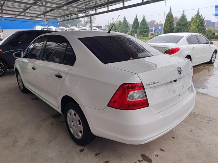 Rapid 2016 1.4L MT photo 4