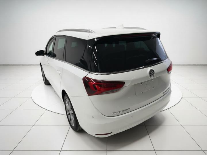 GL6 2021 323T Mild Hybrid Luxury photo 4