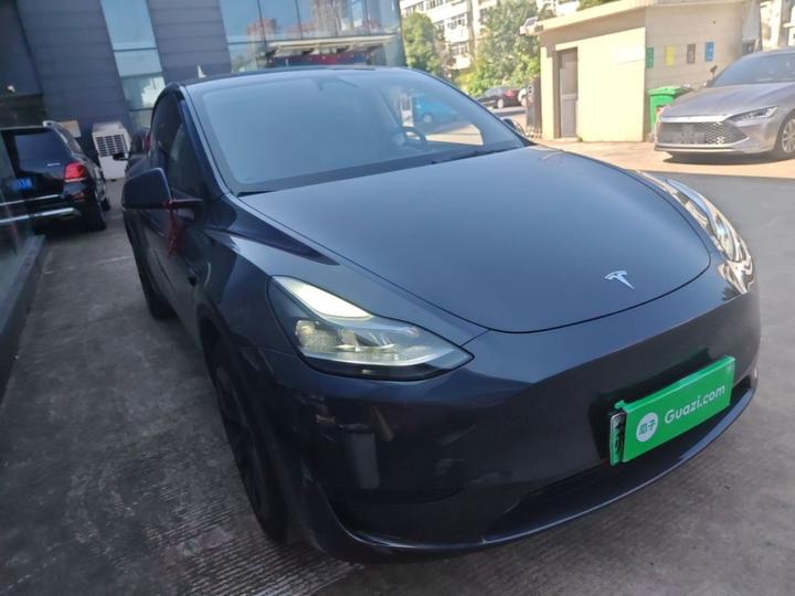 Model Y 2024 RWD photo 3