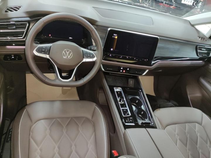 Viloran 2024 380TSI Premium photo 5