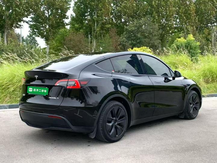 Model Y 2023 RWD photo 6