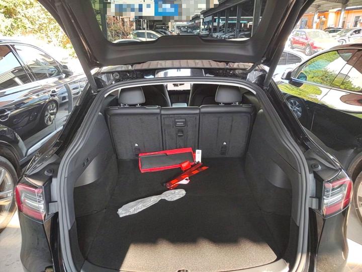 Model Y 2022 Long Range AWD photo 8