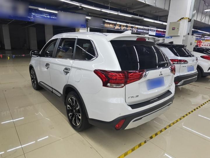Outlander 2020 2.4L AWD Enjoy 5-Seater photo 4