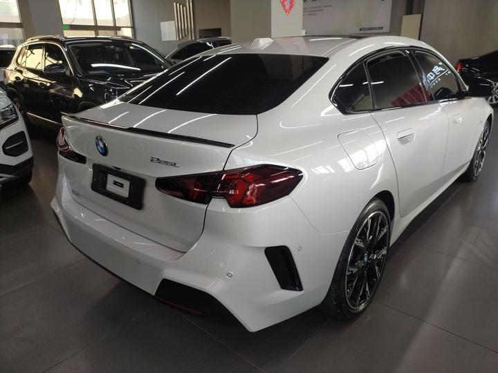 2 Series 2025 225L M M Sport Night Package photo 4