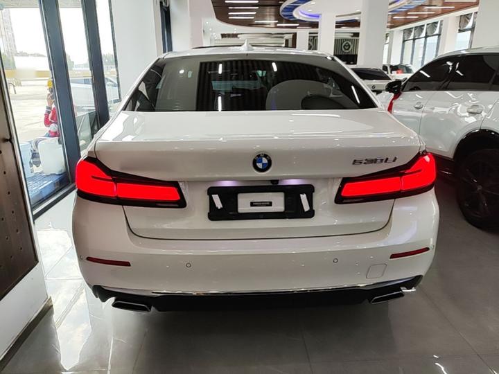 5 Series 2021 525Li Luxury photo 3