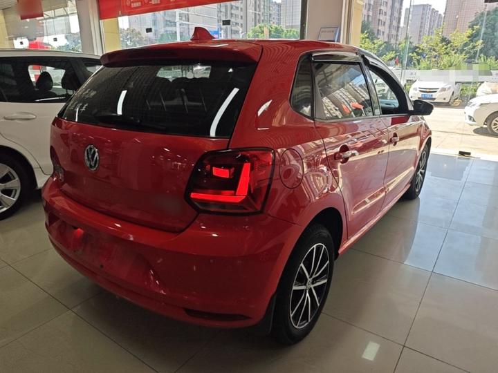 Polo 2016 1.6L AT Comfort photo 6