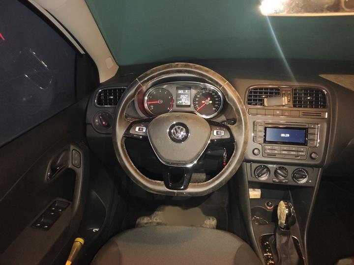 Polo 2016 1.6L AT Comfort photo 3