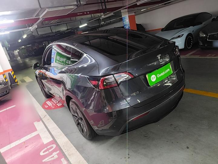 Model Y 2024 RWD photo 4