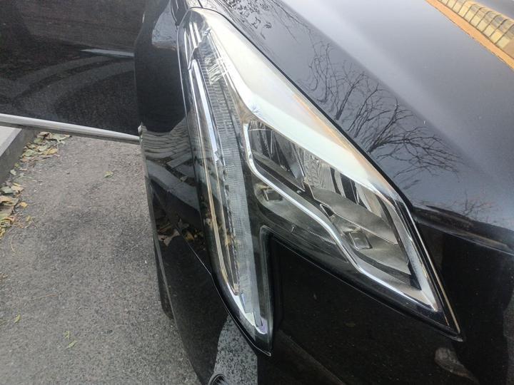 XTS 2018 28T Tech photo 7