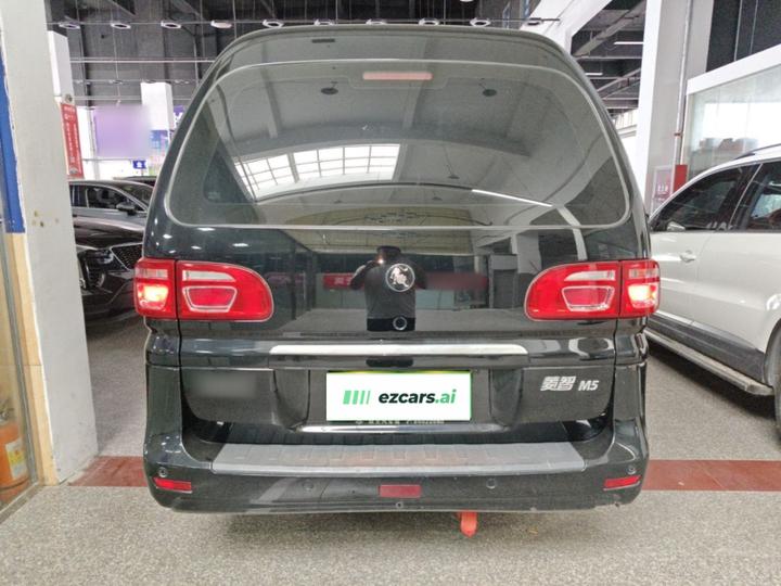 Lingzhi 2023 M5L 1.6L 7-Seater photo 3