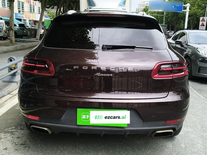 2017 Macan 2.0T photo 3