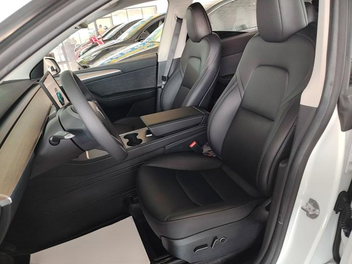 Model Y 2022 Facelift RWD photo 6