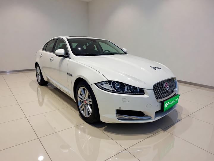 XF 2015 XF 2.0T photo 3