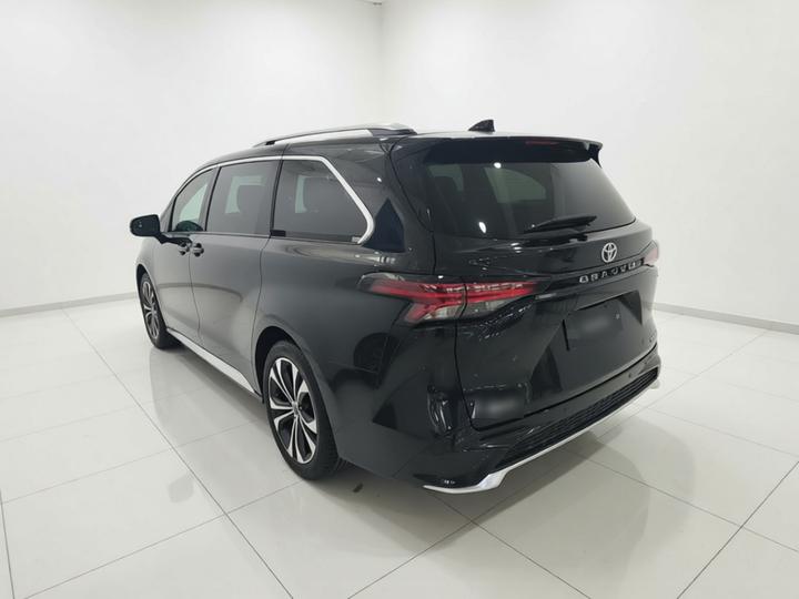 Granvia 2022 2.5L Hybrid Flagship photo 4