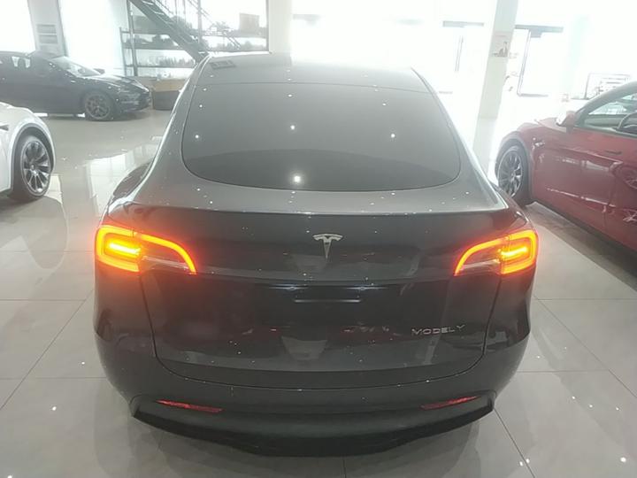 Model Y 2022 Facelift RWD photo 3