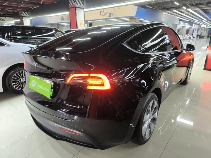 Model Y 2022 Facelift RWD photo 4
