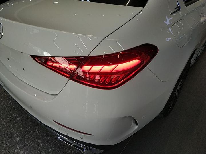 C-Class 2025 C 260 L Sport photo 7