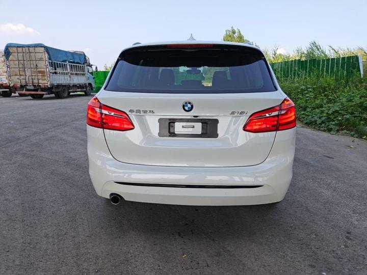 2 Series Wagon 2016 218i Sport Design Package photo 3