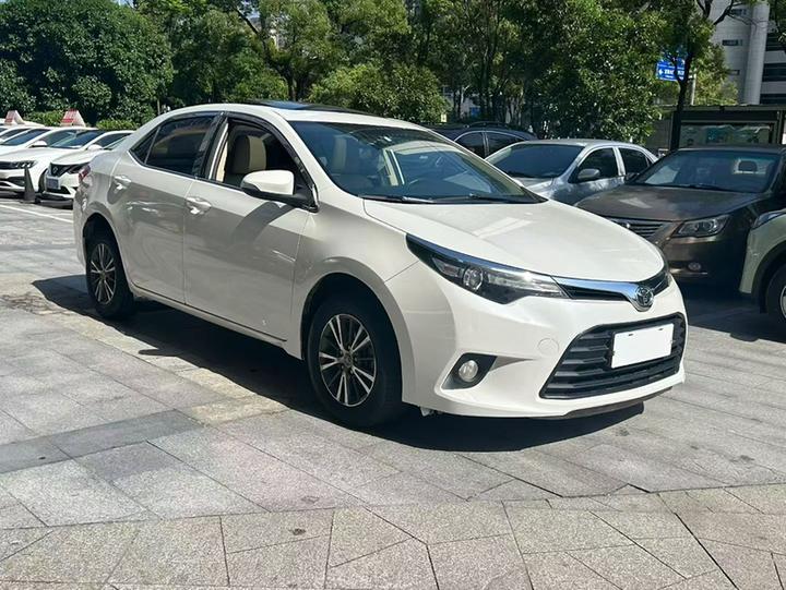 Levin 2014 1.6G CVT Elite photo 3