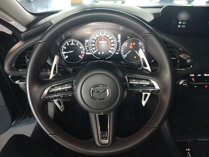 3 Axela 2022 2.0L AT photo 6