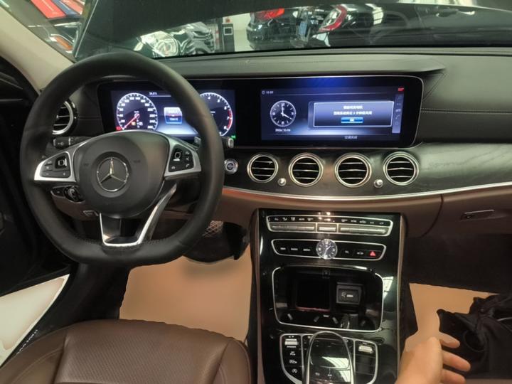 E-Class 2017 E 300 L Sport Luxury photo 6