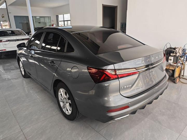 i5 2023 1.5L CVT Luxury photo 4