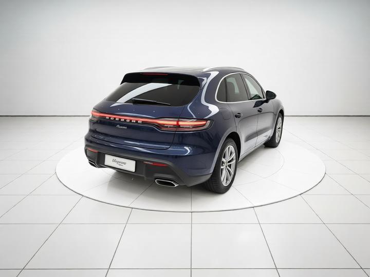 2022 Macan 2.0T photo 4