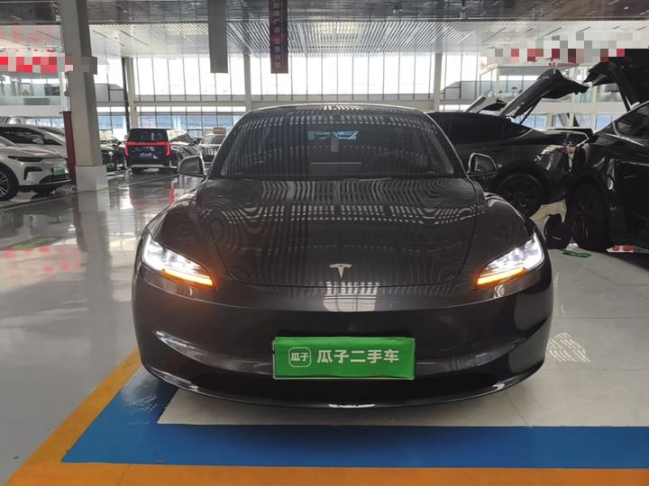 Model 3 2023 RWD photo 2