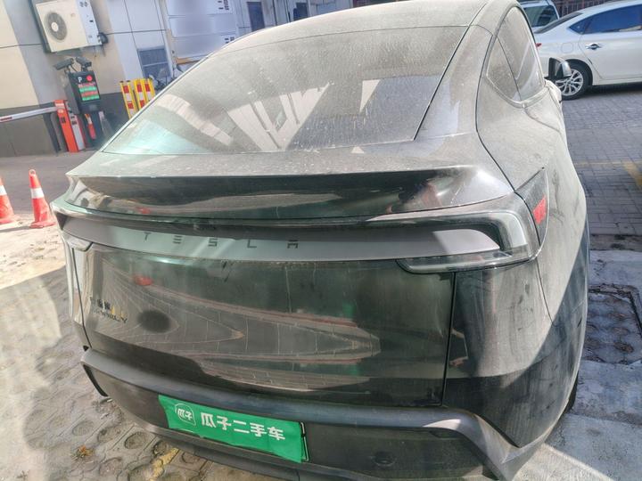 Model Y 2026 RWD photo 3