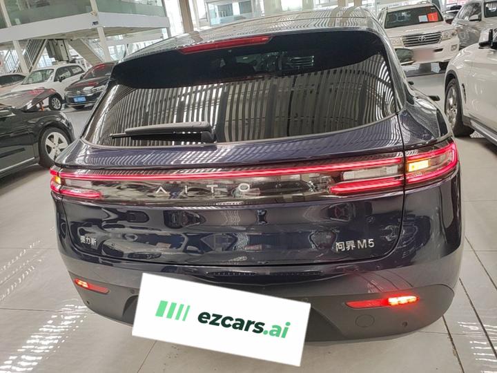 HIMA AITO M5 2022 EREV AWD photo 3
