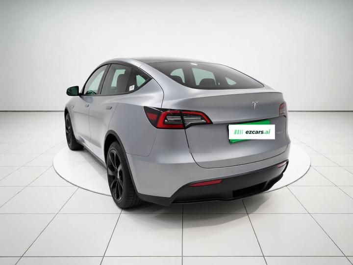 Model Y 2022 Long Range AWD photo 4
