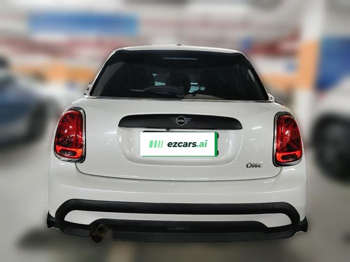 2023 1.5T ONE 5-Door photo 5