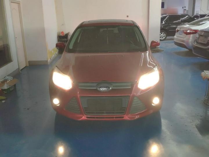 Focus 2012 Hatchback 1.6L AT photo 2