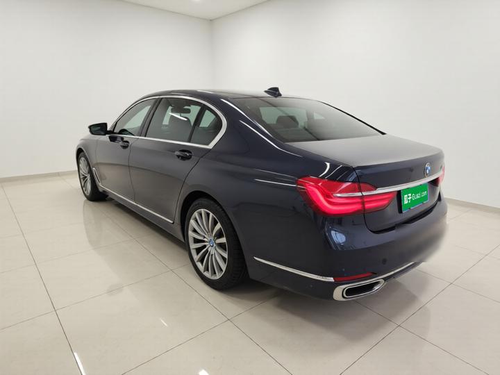 7 Series 2018 730Li Leading Excellence photo 4