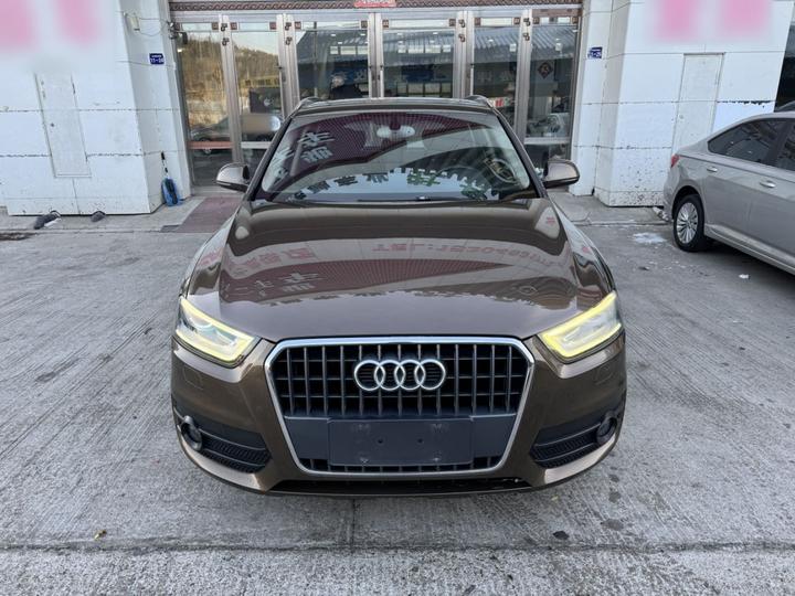 Q3 2013 35 TFSI Comfort photo 2