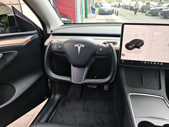 Model Y 2022 Facelift RWD photo 6