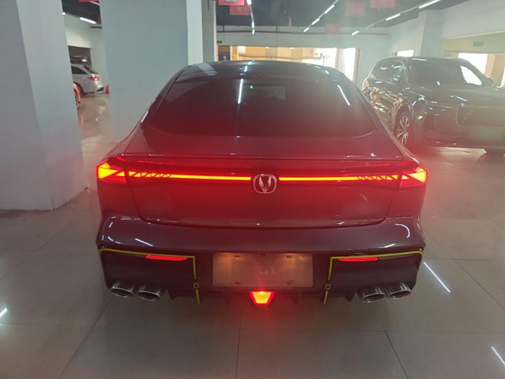 UNI-V 2022 1.5T Sport photo 5