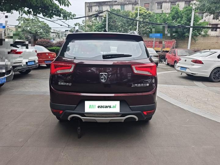 560 2015 1.8L MT Luxury photo 3