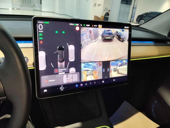 Model Y 2022 RWD photo 7