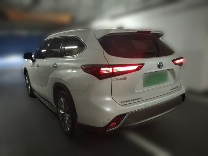 Highlander 2022 Hybrid 2.5L AWD Supreme 7-Seater photo 4