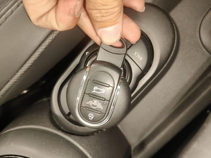 2019 2.0T COOPER S 5-Door photo 8