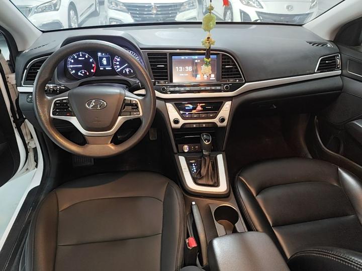 Elantra 2016 1.6L AT Smart Elite photo 5