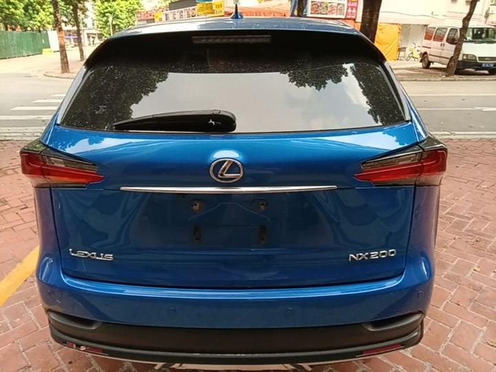 NX 2015 200 FWD photo 3