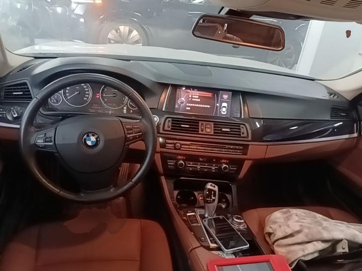 5 Series 2014 520Li photo 5